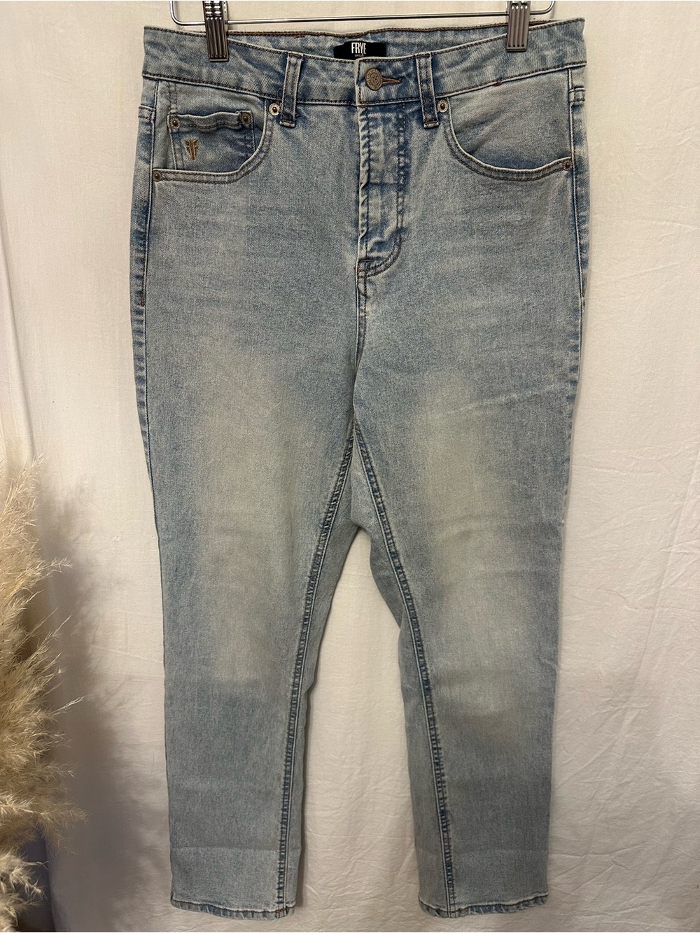 FRYE Womens Size 4/27 Light Wash High Rise Slim Straight Jeans 28 Inseam